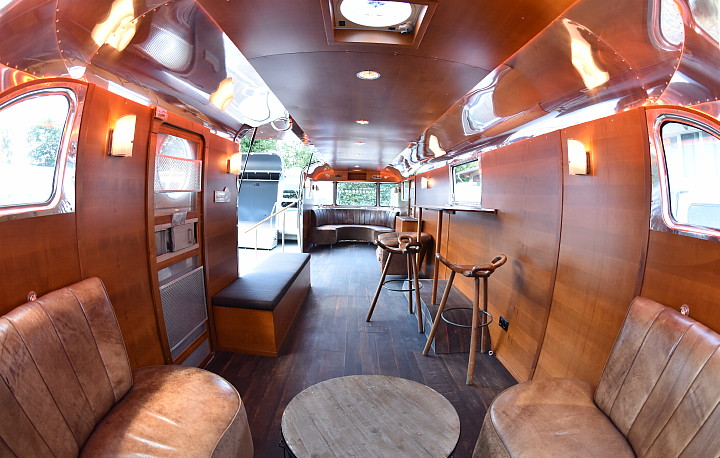 Spartan_Lounge_Trailer_1946_34ft_interieur.jpg