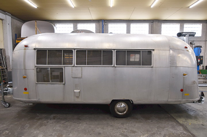 21ft_Airstream_Flying_Cloud_1958_a.jpg