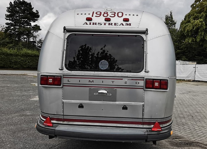 Airstream_Limited_30ft_1998_d.jpg