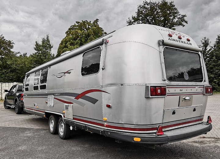 Airstream_Limited_30ft_1998_e.jpg