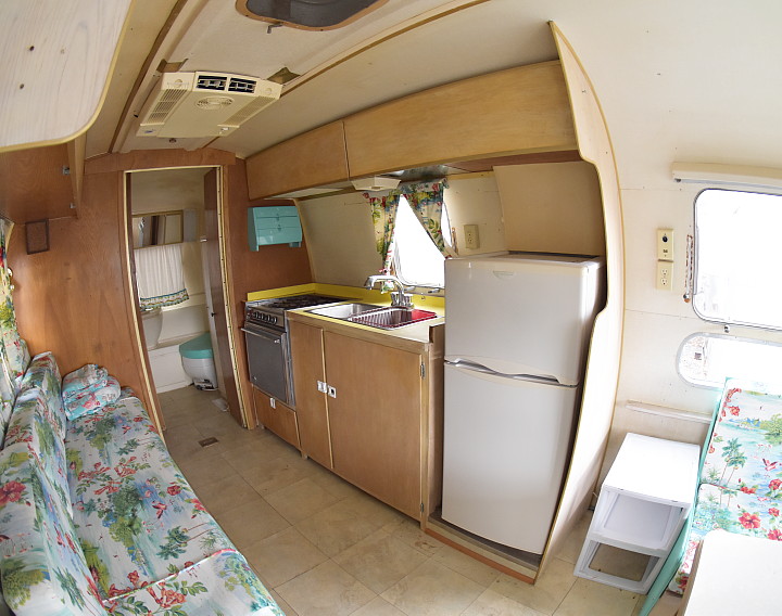 Airstream_Safari_1969_interior4.jpg